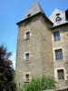 Uzerche - Vierkante toren van het kasteel Bécharie