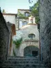 Vaison-la-Romaine - Ruelle en escalier et demeures de la cité médiévale (Haute-Ville)