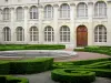 Val-de-Grâce - Jardin à la française du cloître de l'ancienne abbaye royale du Val-de-Grâce