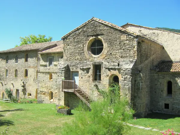 Valcroissant Abbey - Tourism, holidays & weekends guide in the Drôme
