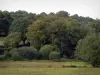 Vale de Saire - Pastagem (grama) e árvores; na península do Cotentin