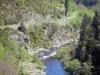 Vallée de l'Eyrieux - Petite route surplombant la rivière Eyrieux