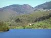Vallée de l'Eyrieux - Base aquatique Eyrium au bord du lac des Collanges, sur la commune de Nonières, dans le Parc Naturel Régional des Monts d'Ardèche