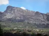 Vallei van de Champsaur - Chalets, weilanden, bomen en rotsen van een berg