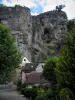 Vallei van de Dordogne - Huizen aan de voet van een klif, in de Quercy