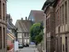 Verneuil-sur-Avre - Rua e fachadas da cidade