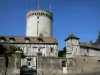 Vernon - Turm Archives (Bergfried der ehemaligen mittelalterlichen Burg) und Fachwerkfassaden