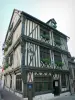 Vernon - Haus Temps Jadis, mit Fachwerk und Mauervorsprung, bergend das Verkehrsbüro der Portes de l'Eure