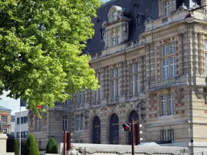 Versailles - Facade of the town hall
