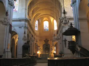Versalles - Interior de la Catedral de San Luis