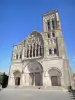Vézelay - Façade occidentale de la basilique Sainte-Marie-Madeleine