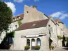 Vézelay - Façades de maisons du village