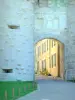 Vézelay - Porte Neuve, vestige de l'enceinte fortifiée