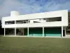 Villa Savoye - Fachada y pilotis de la villa Le Corbusier