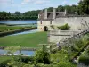 Villarceaux estate - Park of the estate with its medieval garden (medieval terrace, herb garden), its parterre on the water (garden on the water) and its large pond, and Ninon's manor with its vaulted passage (Ninon's pavilion; lower castle); in the town of Chaussy, in the Regional Natural Park of Vexin Français