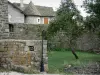 Le Villard - Las paredes de piedra de la aldea fortificada
