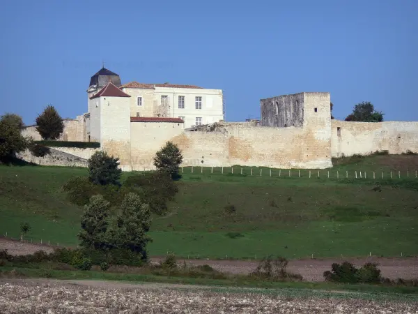 Villebois-Lavalette - Gids voor toerisme, vakantie & weekend in de Charente