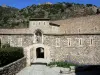 Villefranche-de-Conflent - Tor Saint-Pierre (Sankt-Petrus) führend zu der Festung Libéria; im Regionalen Naturpark der katalanischen Pyrenäen