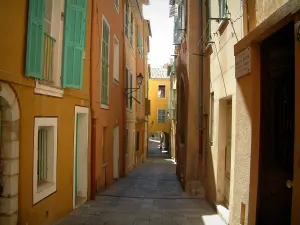 Villefranche-sur-Mer - Narrow street lined with colourful houses