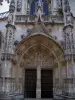 Villefranche-sur-Saône - Portail et façade flamboyante de la collégiale Notre-Dame-des-Marais