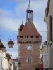 Villeneuve-sur-Lot - Porte de Paris (vestige des anciens remparts)