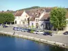Villeneuve-sur-Yonne - Façades de maisons donnant sur la rivière Yonne