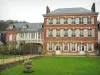 Villequier - Maison Vacquerie abritant le musée Victor-Hugo et jardin, dans le Parc Naturel Régional des Boucles de la Seine Normande