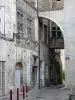 Viviers - Vue sur la façade Renaissance de la maison des Chevaliers