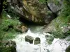 De watervallen van de Ain - Watervallen van de Ain: Rocks en de rivier Ain