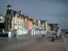 Wimereux - Opal Coast: dikes-walks, beach huts, villas and houses