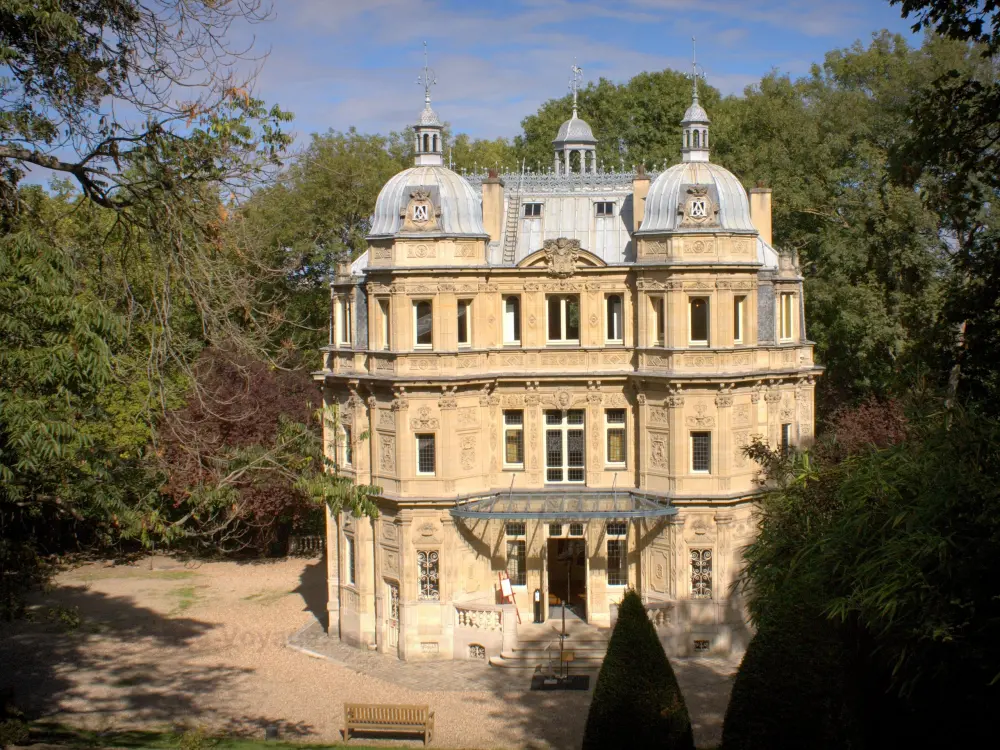 Reiseführer der Yvelines - Schloss von Monte-Cristo - Wohnsitz von Alexandre Dumas im Herzen seiner grünen Umgebung