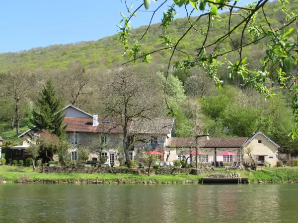 Auberge Chez Soi - Bed & breakfast - Holidays & weekends in Ougney-Douvot