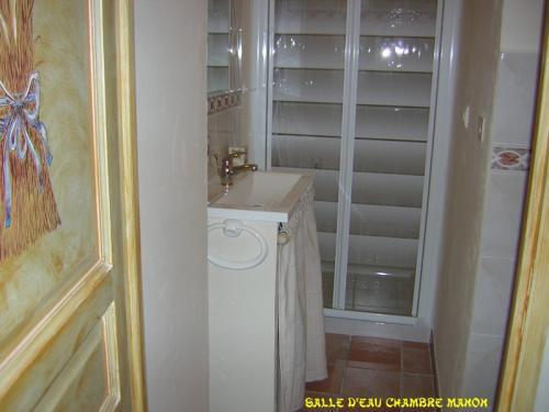 Bed & Breakfast Villa L'Eau Vive - Badezimmer manon