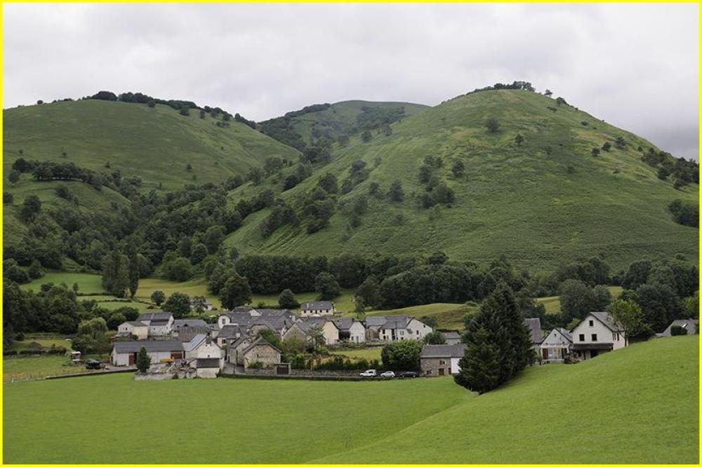 Bellevue accous. Flucht in der liebe - Dorf des Spiels
