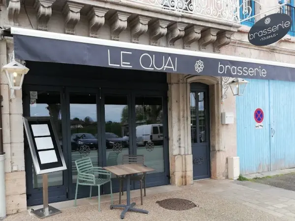 Brasserie Le Quai - Restaurante - Vacaciones y fines de semana en Tournus