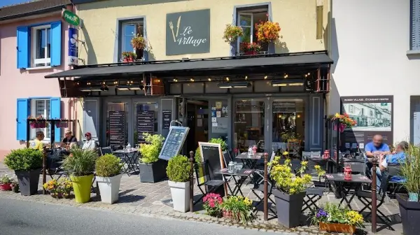 BRASSERIE LE VILLAGE - Restaurant - Vacances & week-end à Roissy-en-France
