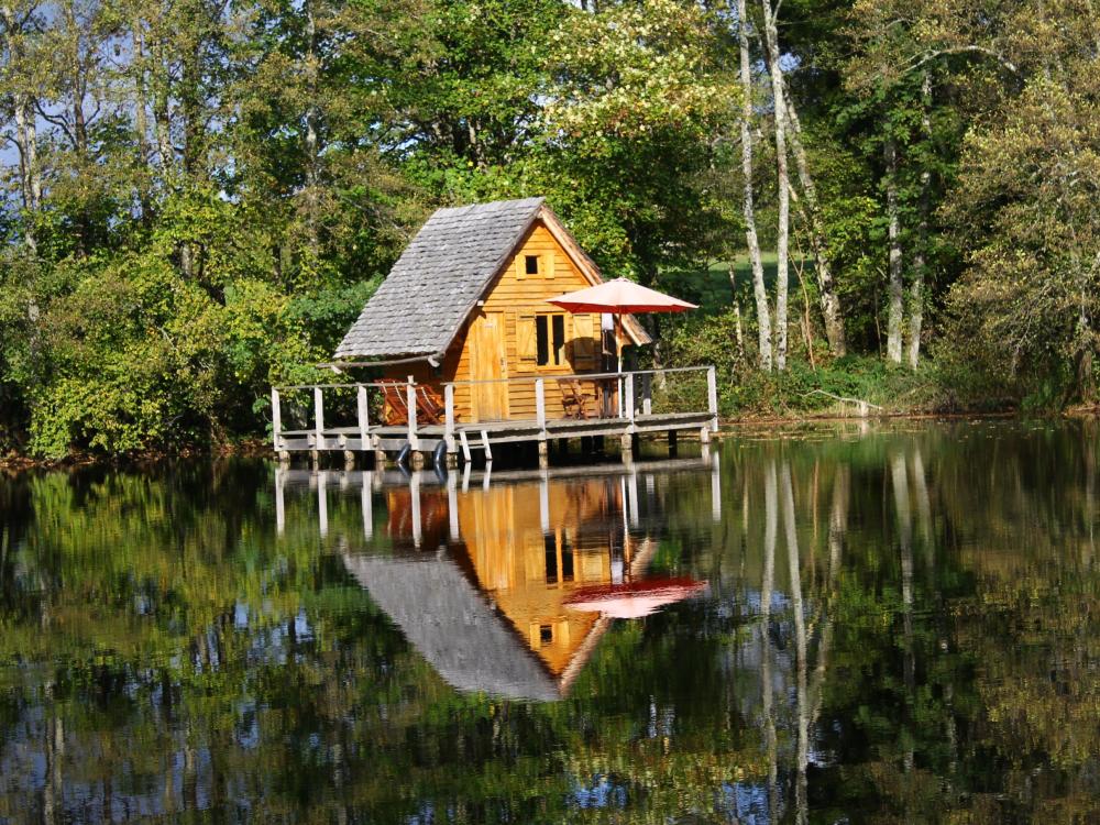 Cabane sur l'eau Sud Morvan Insolite - L'Etang Neuf Hütte