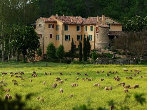 Une Campagne en Provence Le Peyrourier - Auf dem Land im Herzen eines 170 Hektar