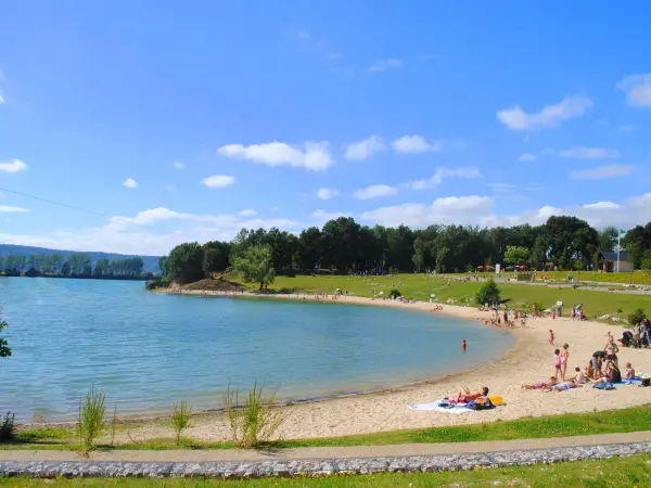Camping du Lac *** - Campsite - Holidays & weekends in Le Mesnil-sous-Jumièges