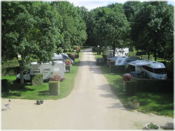 Camping Serein - Parque de campismo - Férias & final de semana em Chablis