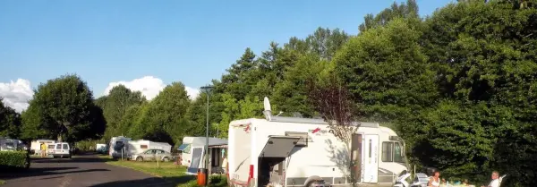 Campingplatz in Val de Céré - Campingplatz - Urlaub & Wochenende in Polminhac