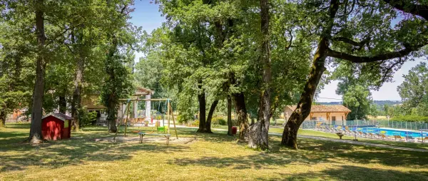 Campo de Miraval - Camping - Vacaciones y fines de semana en Belleserre