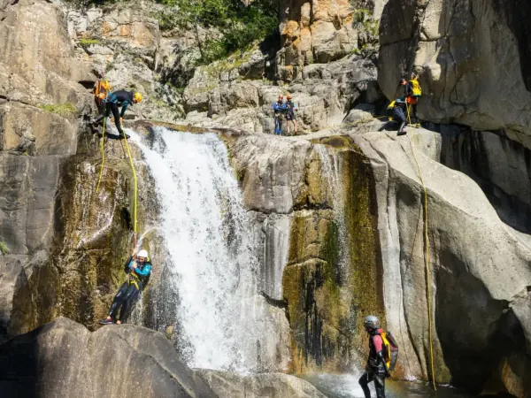 Canyoning nelle Gole di Chassezac - Attività - Vacanze e Weekend a Casteljau