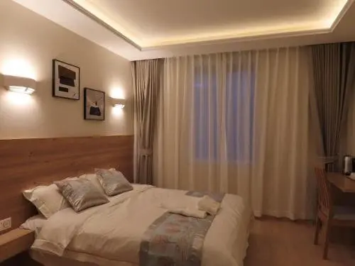 Chambre avec grand lit et salle de bain privative pour 2 personnes - Chambre d'hôtes - Vacances & week-end à Bondy