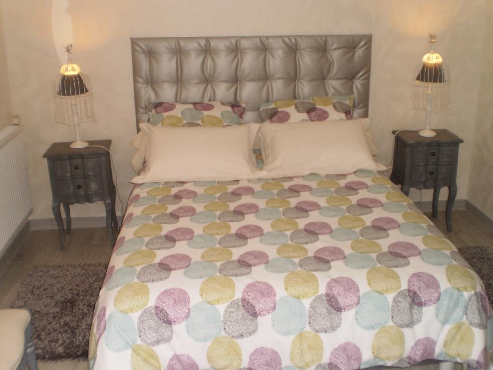 Chambres d'hôtes le Boischaut - Master-Schlafzimmer der Familiensuite