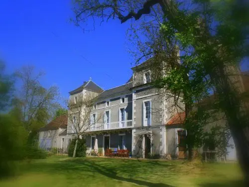 Chateau La Barge - Chambre d'hôtes - Vacances & week-end à Cubjac-Auvézère-Val d'Ans