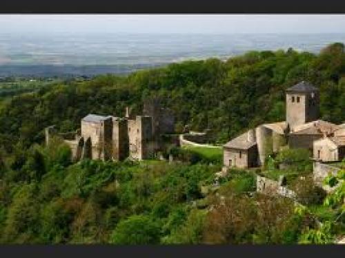 Chez Providence Chambres et Table d'Hote - Schloss und Kirche Saissac