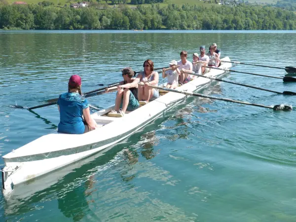 Descubrimiento del remo en el lago de Paladru - Actividad - Vacaciones y fines de semana en Villages du Lac de Paladru