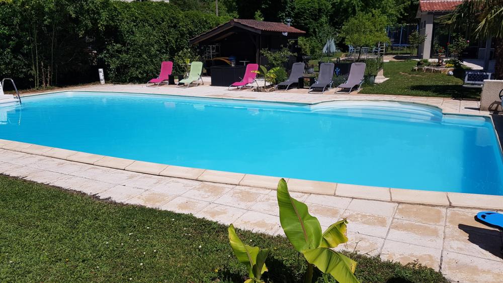 Domaine des catalpas - Die Sommerküche steht unseren Gästen für Aufenthalte ab einer Woche zur Verfügung
