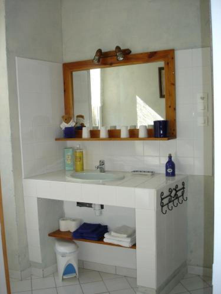 L'épicerie, Clévacances 2 clés - Suite Badezimmer einmal